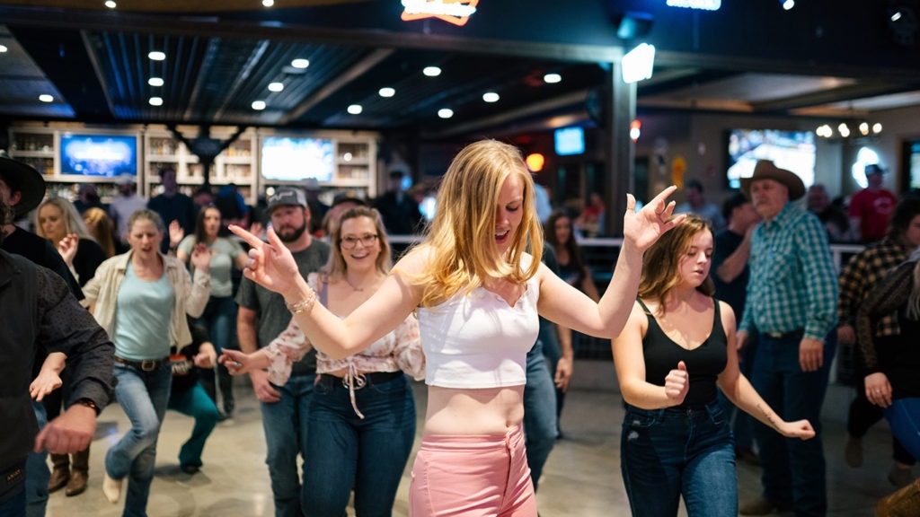 Swing N Line | Bend Oregon | Crosseyed Cricket | Country Line Dance | Joslyn